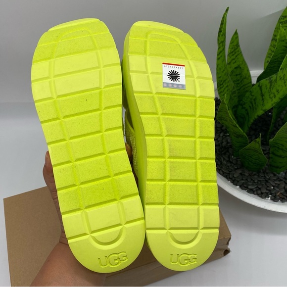 UGG Women's Emily Mesh Slide square toe Sandal in pollen mesh neon green  9.5/10 - Picture 2 of 7